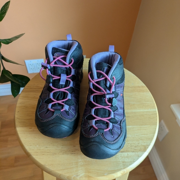 Keen Youth Ankle Boots Girls / Boys Size 1 / Waterproof/ Hiking - Picture 1 of 8